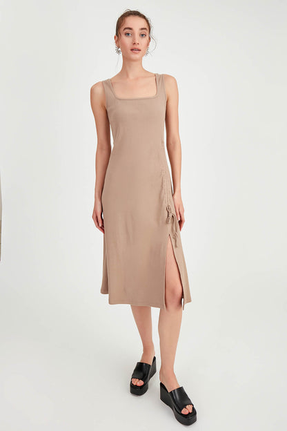 THICK STRAPPED CURVED DRESS WITH CURVED CURVE