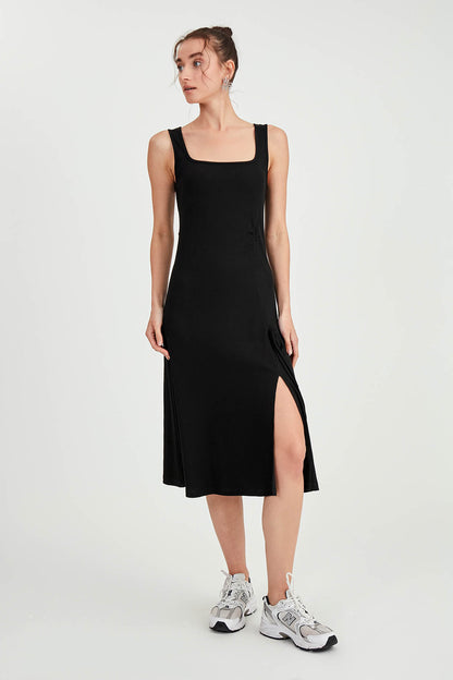 THICK STRAPPED CURVED DRESS WITH CURVED CURVE