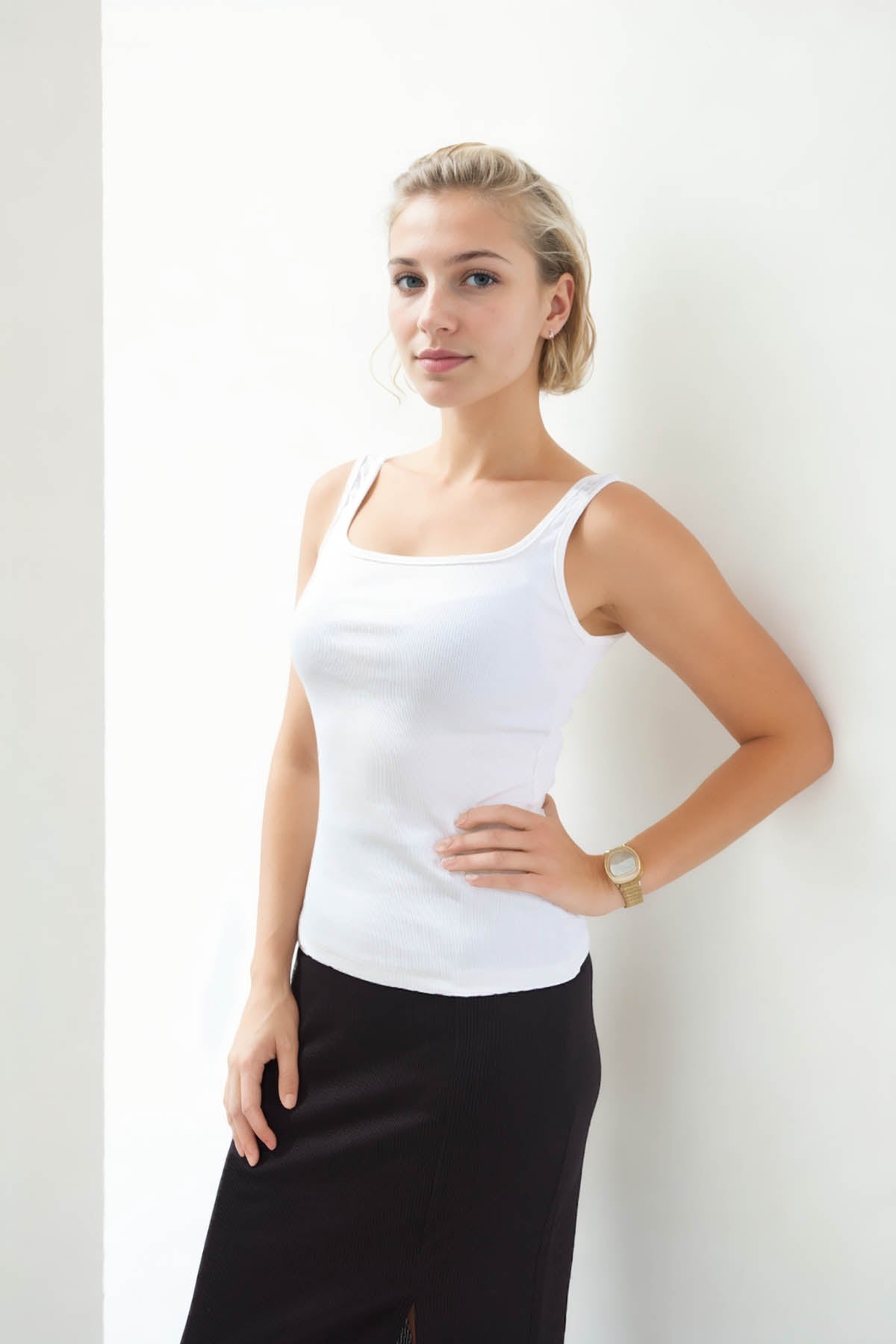 THICK SLEEVELESS BLOUSE