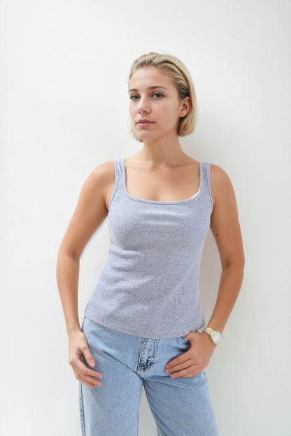 THICK SLEEVELESS BLOUSE