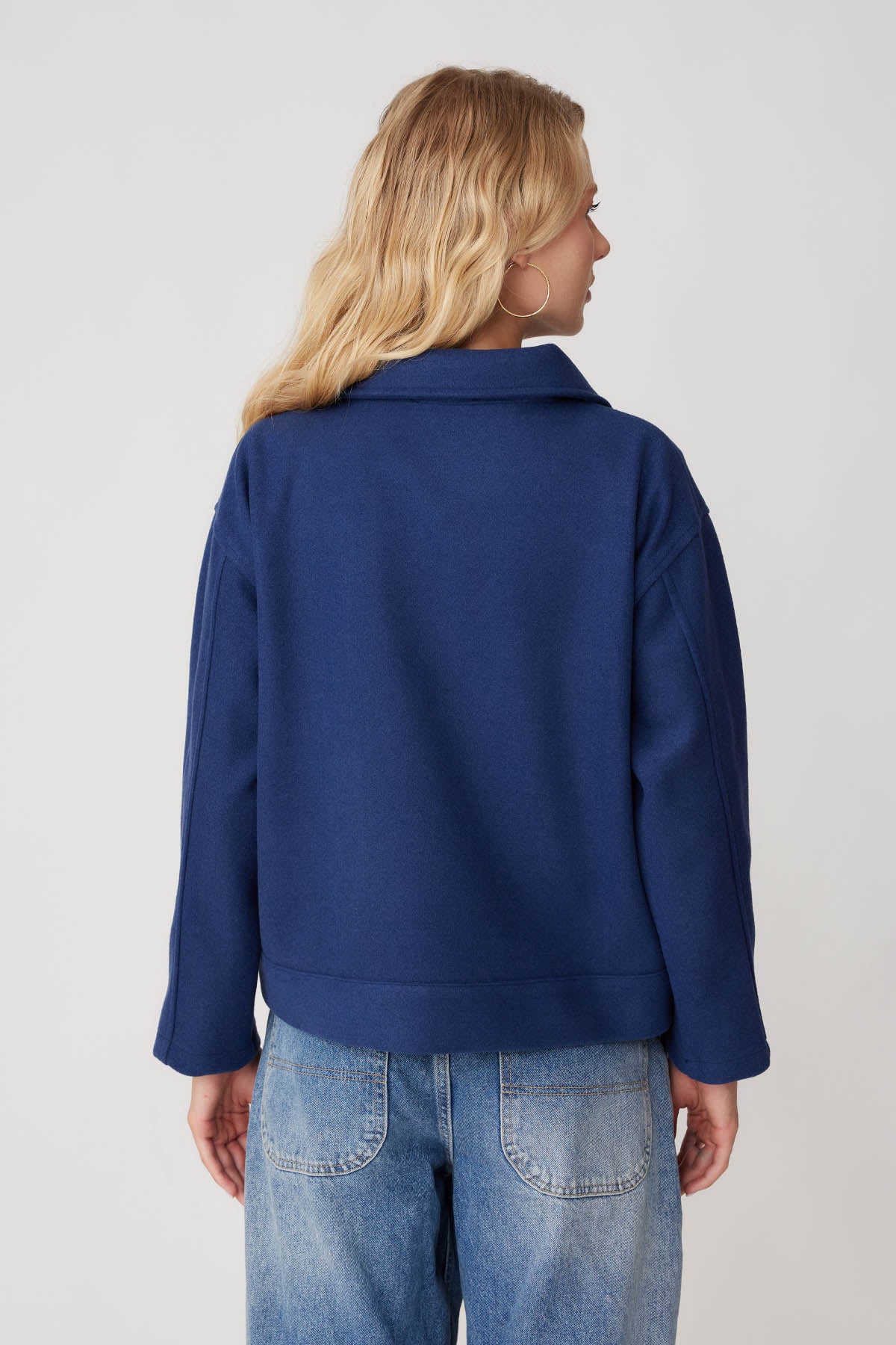 ZIPPERED POUCH JACKET WITH COVER POCKETS