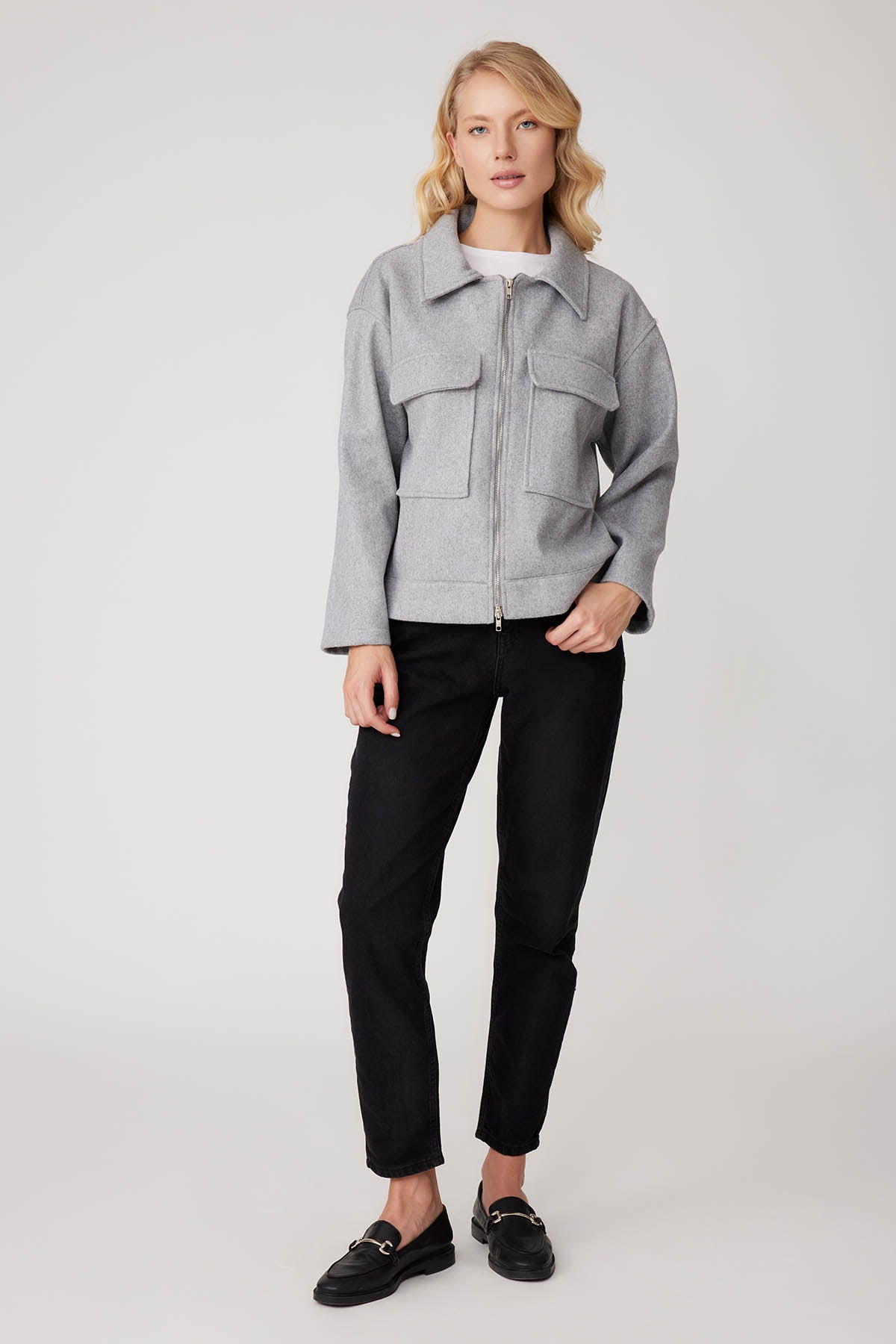 ZIPPERED POUCH JACKET WITH COVER POCKETS