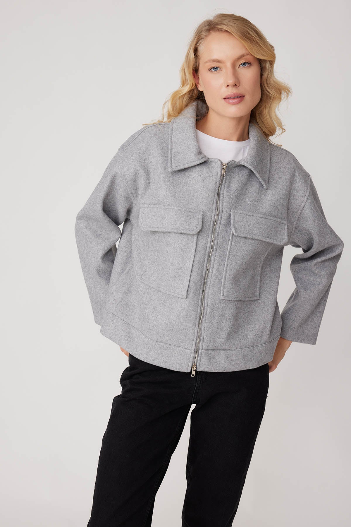 ZIPPERED POUCH JACKET WITH COVER POCKETS
