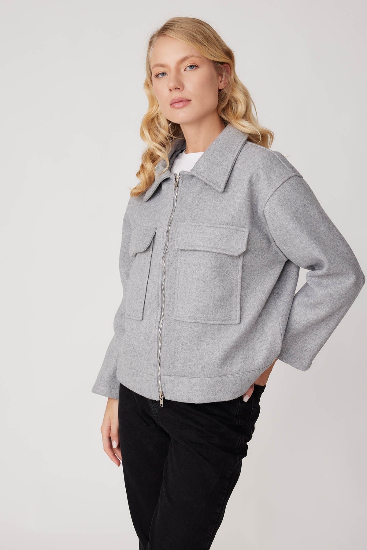 ZIPPERED POUCH JACKET WITH COVER POCKETS