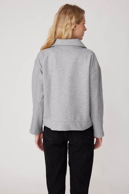 ZIPPERED POUCH JACKET WITH COVER POCKETS