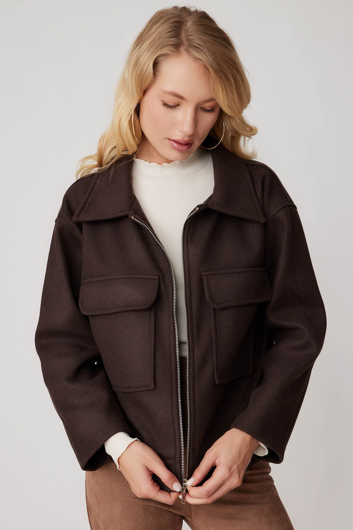 ZIPPERED POUCH JACKET WITH COVER POCKETS