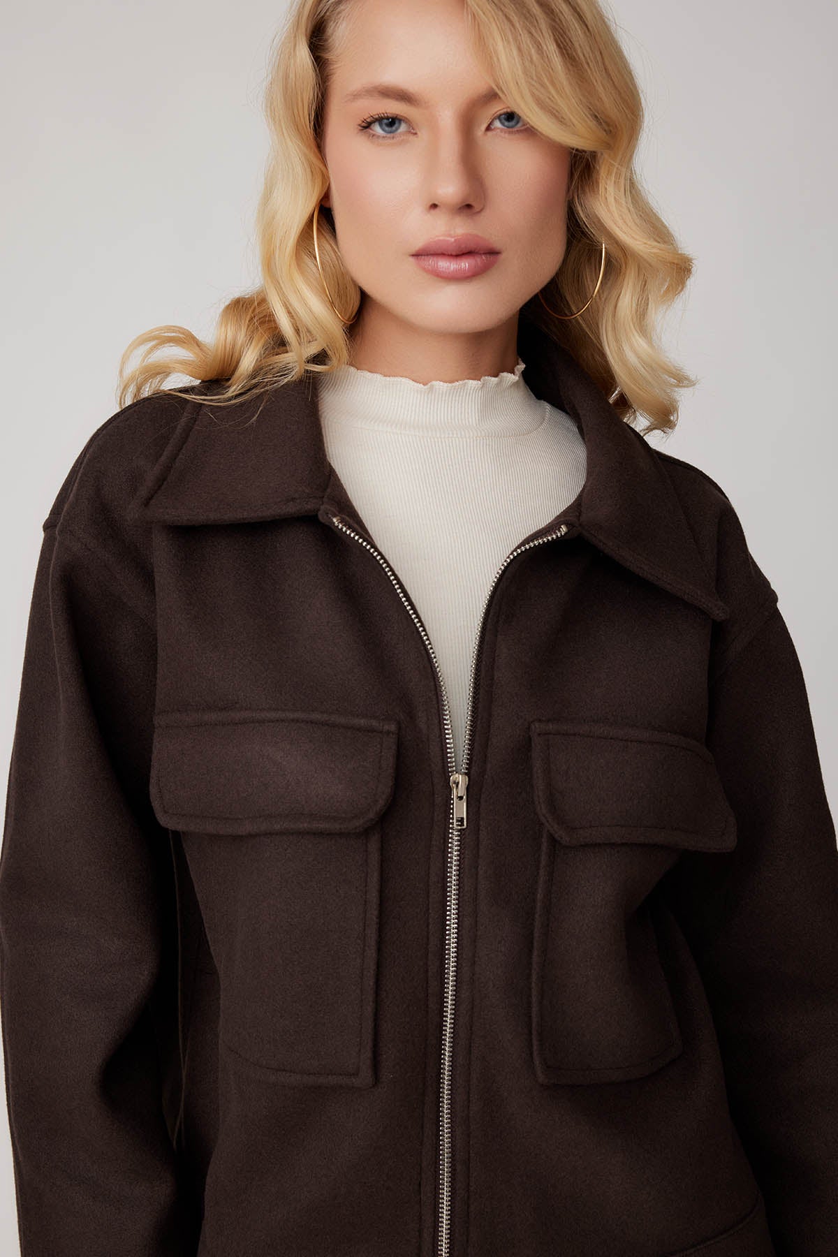 ZIPPERED POUCH JACKET WITH COVER POCKETS
