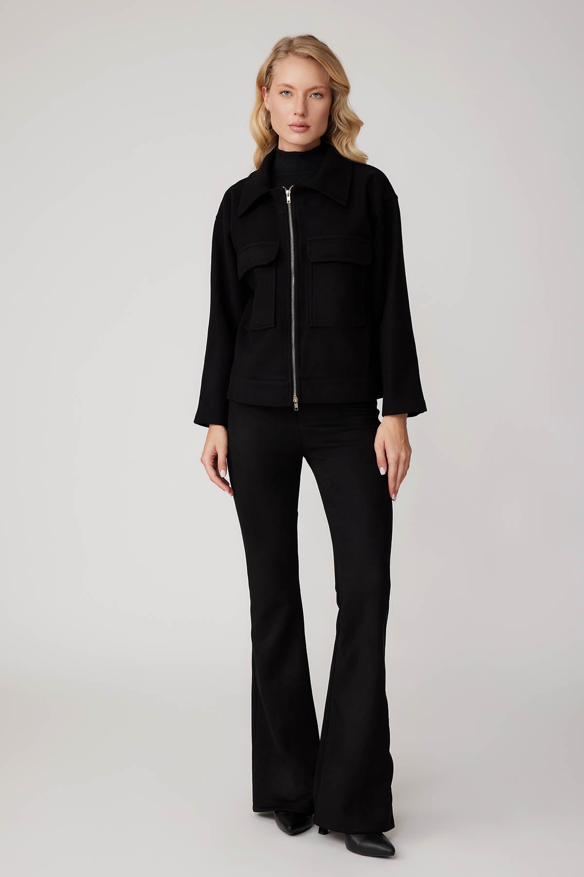 ZIPPERED POUCH JACKET WITH COVER POCKETS