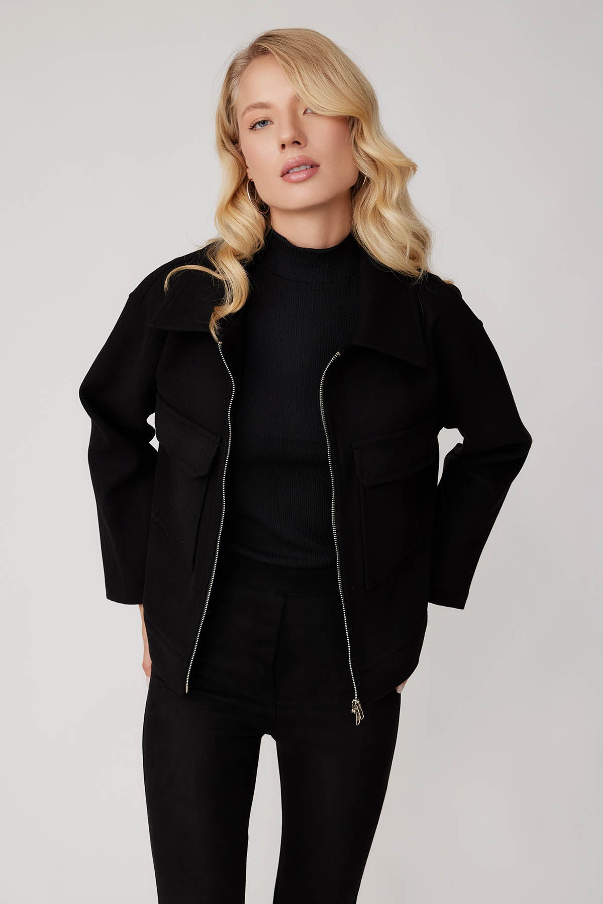 ZIPPERED POUCH JACKET WITH COVER POCKETS