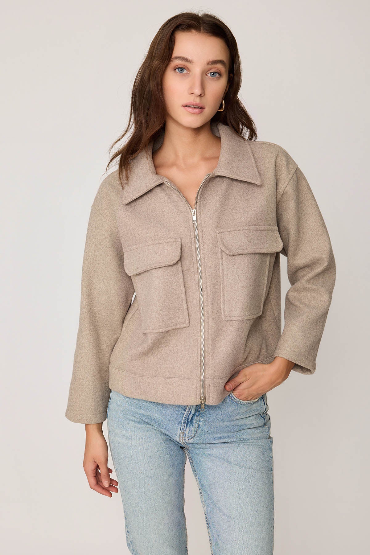 ZIPPERED POUCH JACKET WITH COVER POCKETS
