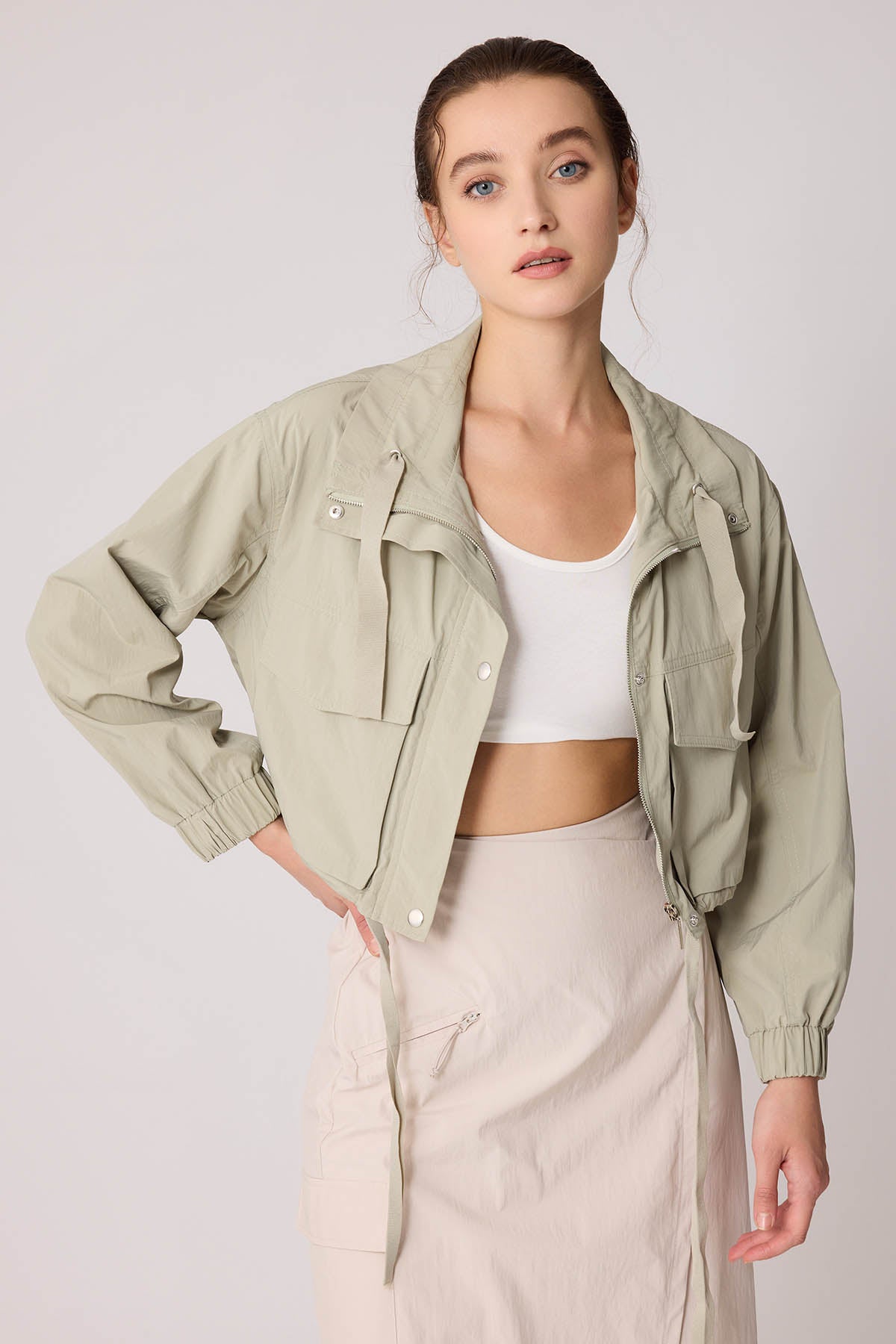 COVER POCKET PARACHUTE CLOTH CROP JACKET