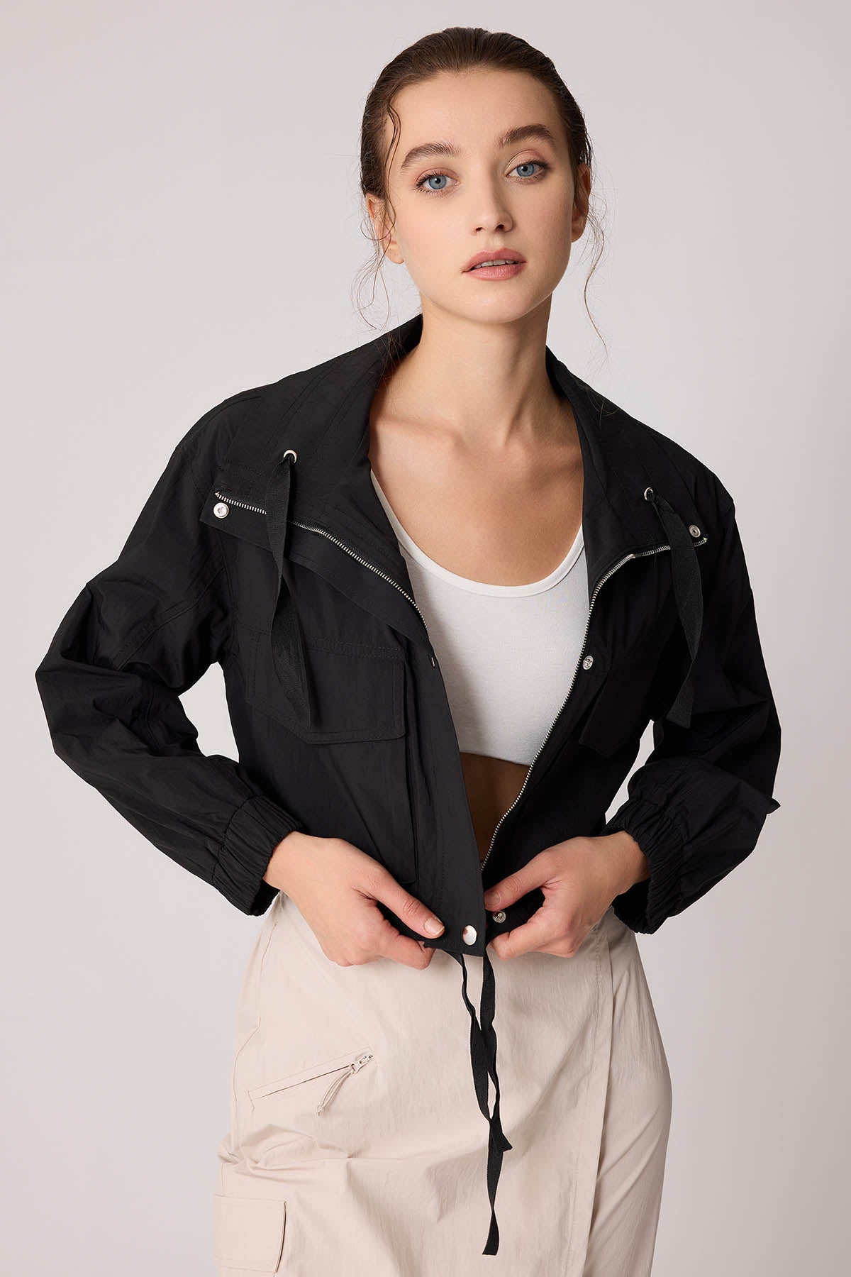 COVER POCKET PARACHUTE CLOTH CROP JACKET