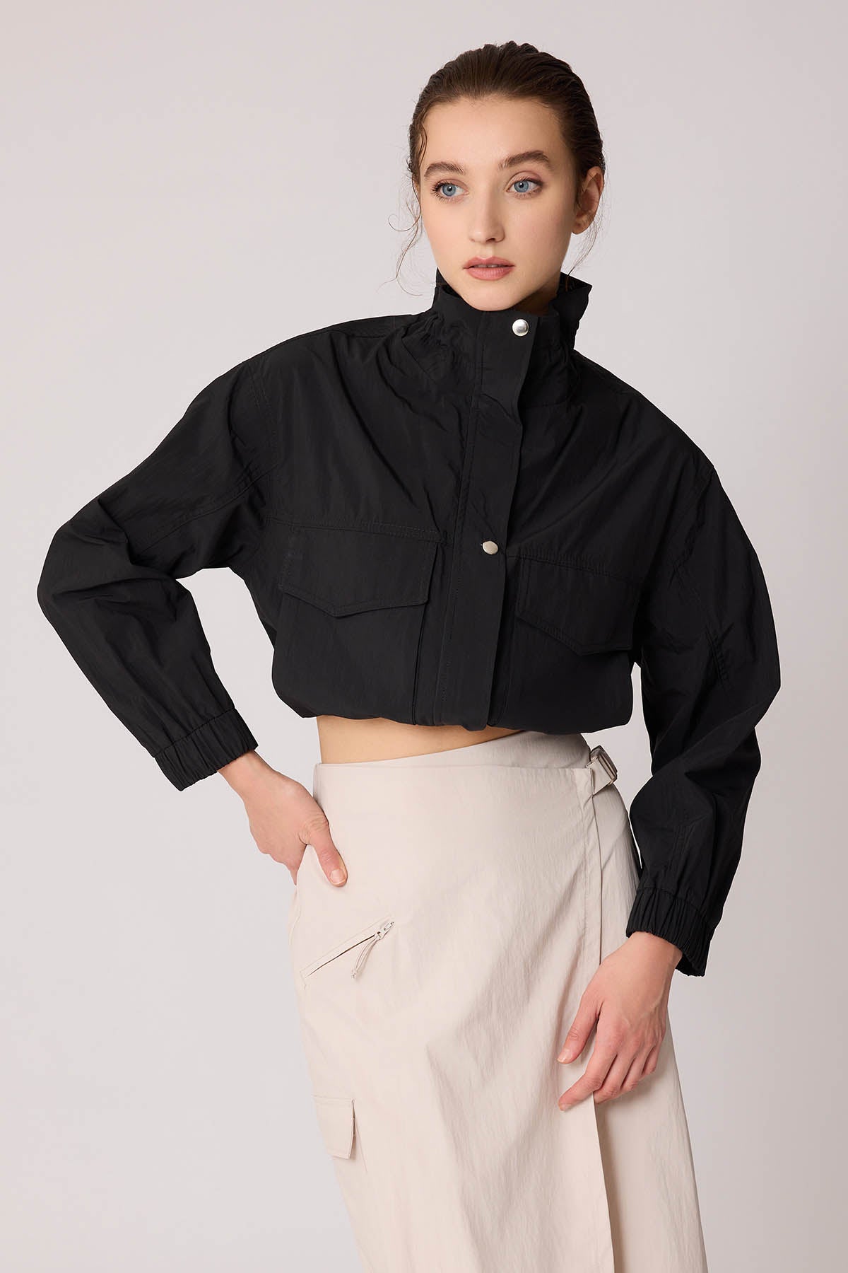 COVER POCKET PARACHUTE CLOTH CROP JACKET