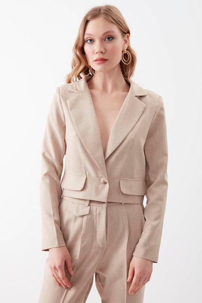 ONE BUTTON CROP JACKET WITH COVER POCKET