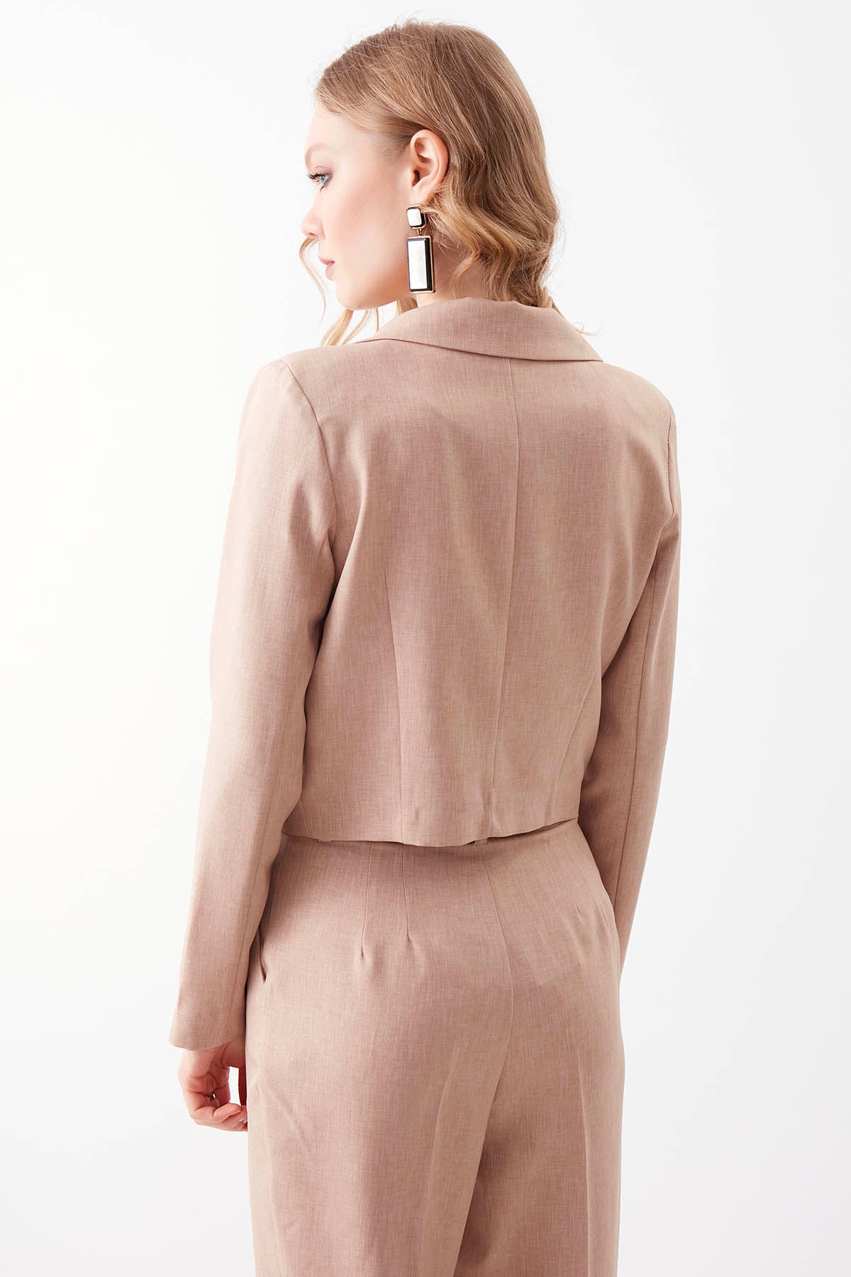ONE BUTTON CROP JACKET WITH COVER POCKET