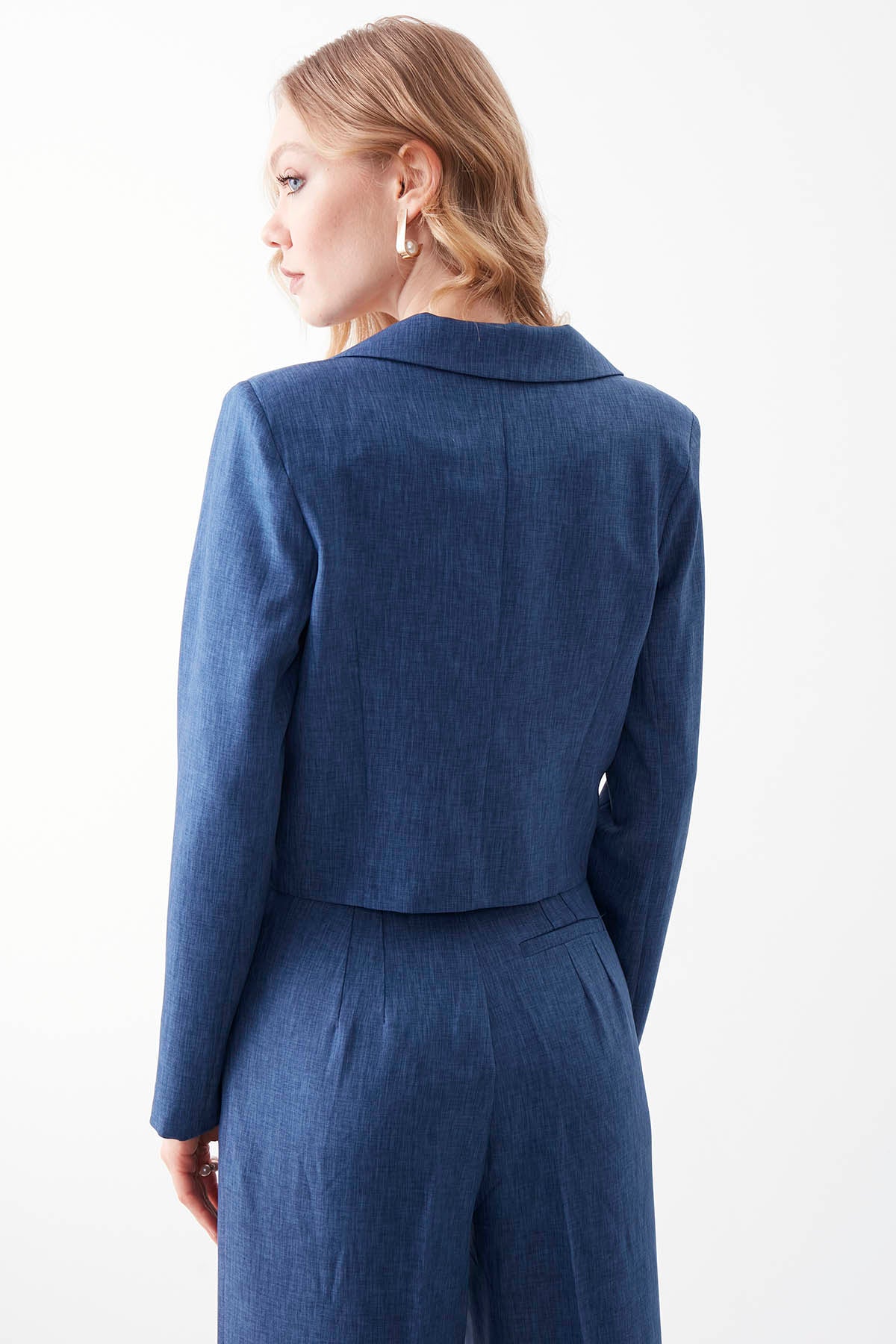 ONE BUTTON CROP JACKET WITH COVER POCKET