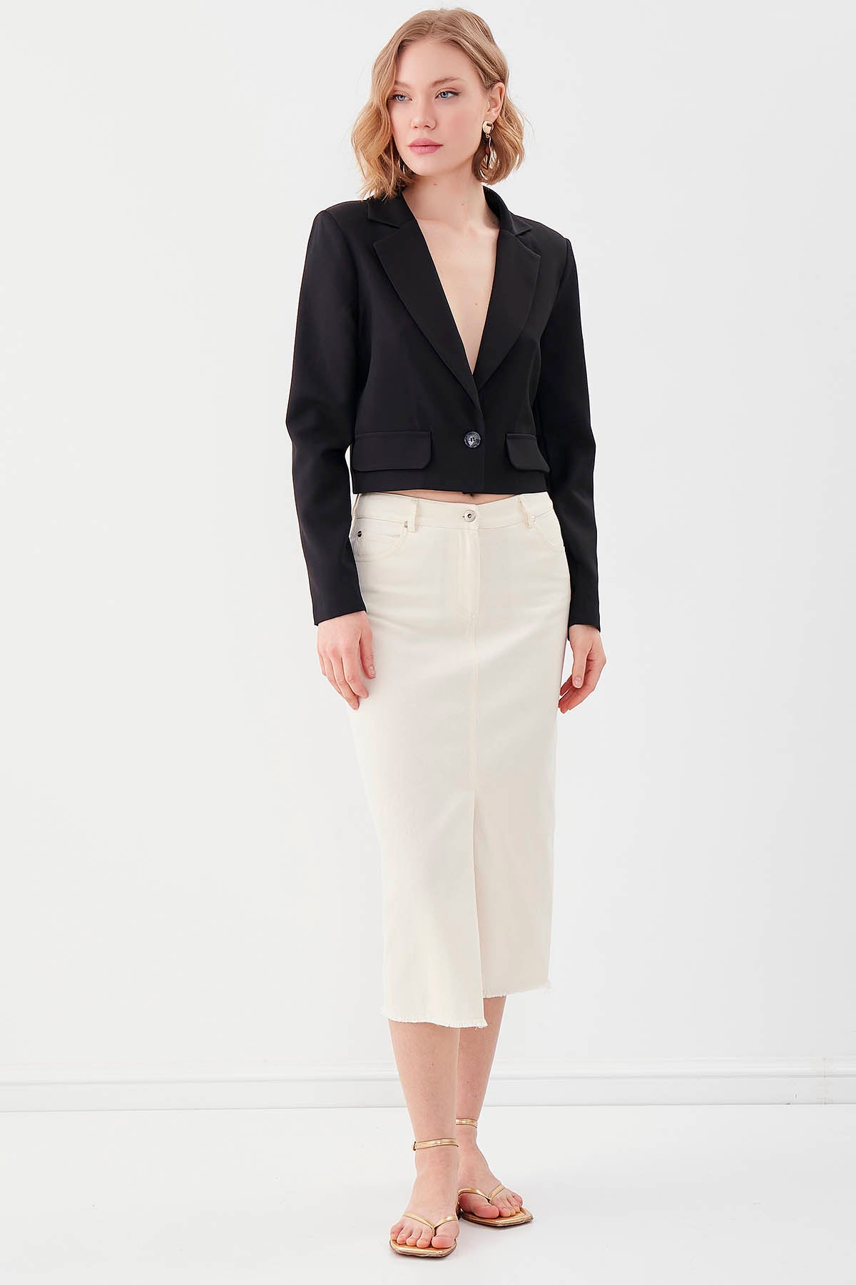 ONE BUTTON CROP JACKET WITH COVER POCKET