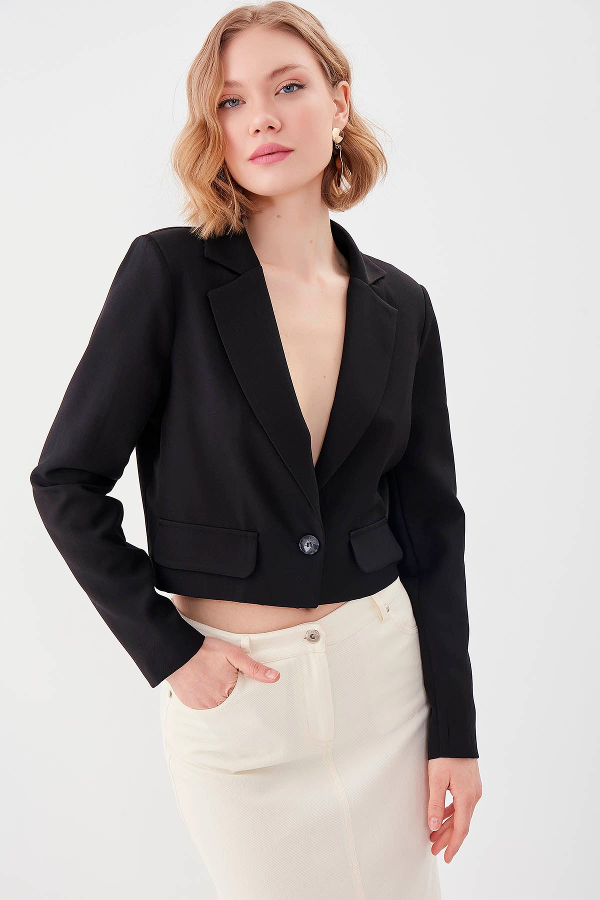 ONE BUTTON CROP JACKET WITH COVER POCKET