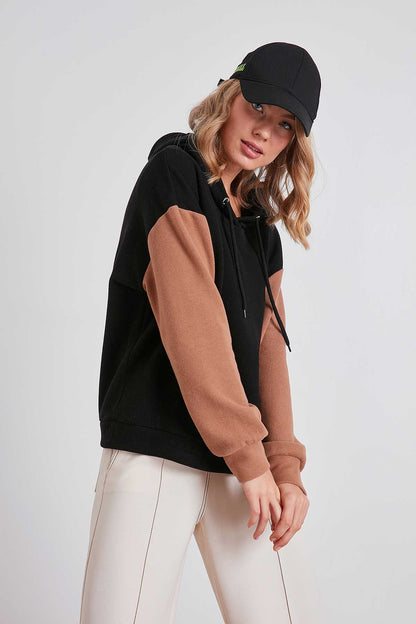COLOR BRANDED SLEEVES HODDED SWEATSHIRT