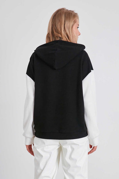 COLOR BRANDED SLEEVES HODDED SWEATSHIRT