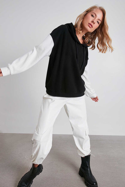 COLOR BRANDED SLEEVES HODDED SWEATSHIRT
