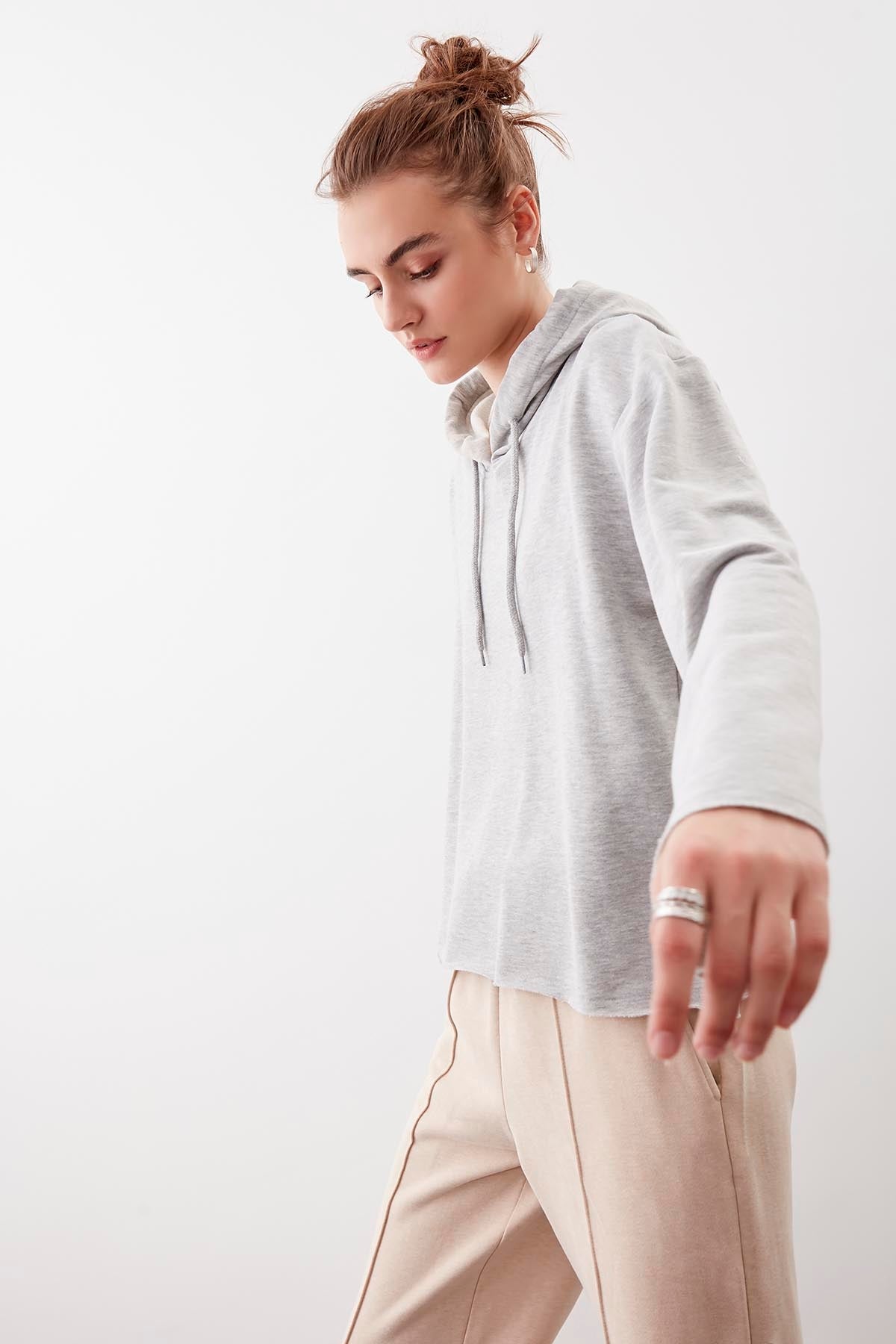 HOODED THREE-STRAND LOOSE SWEATSHIRT