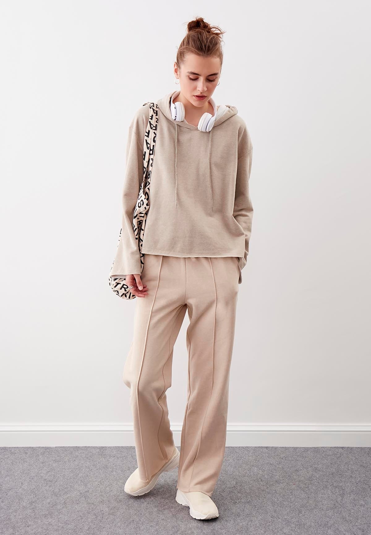 HOODED THREE-STRAND LOOSE SWEATSHIRT