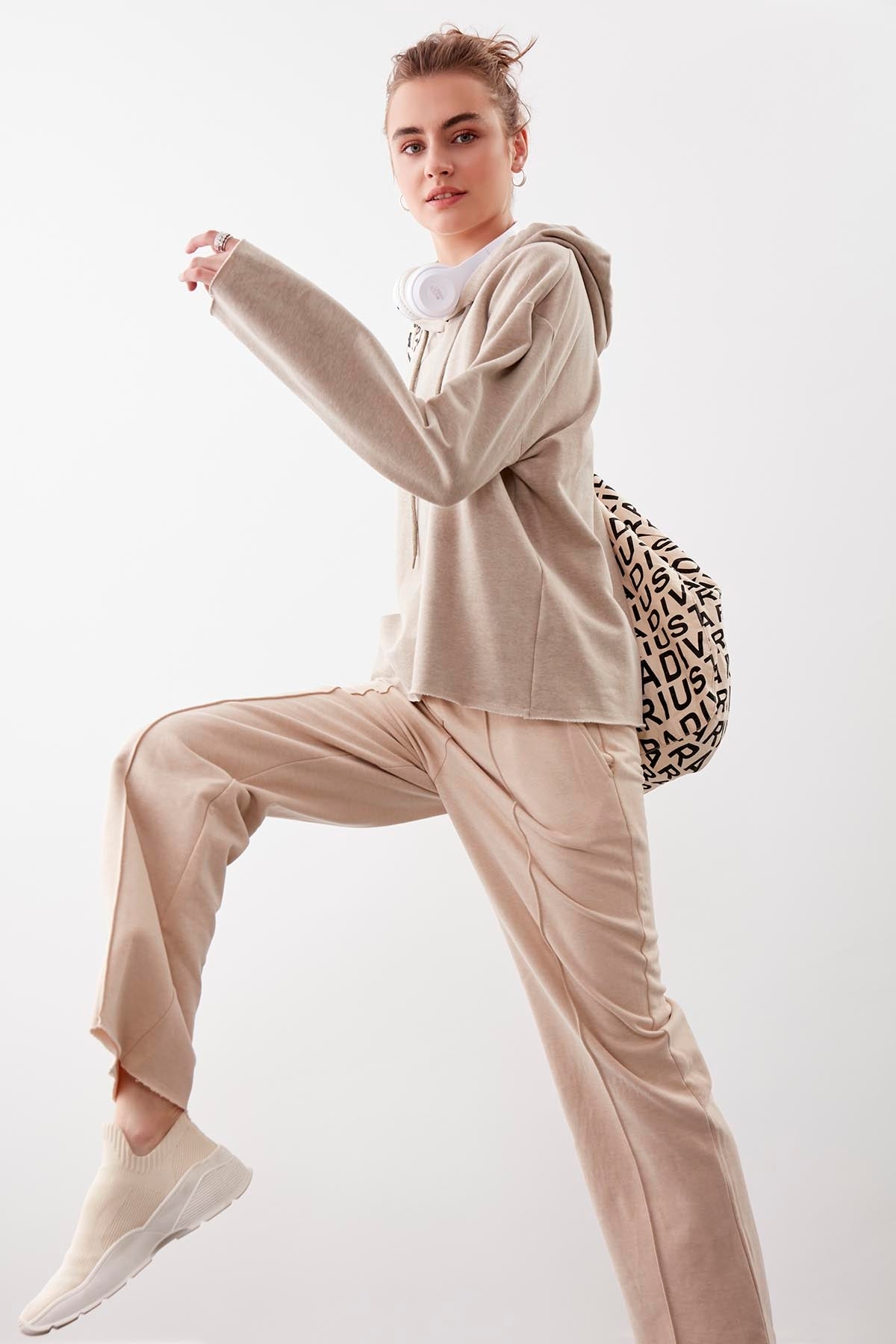HOODED THREE-STRAND LOOSE SWEATSHIRT