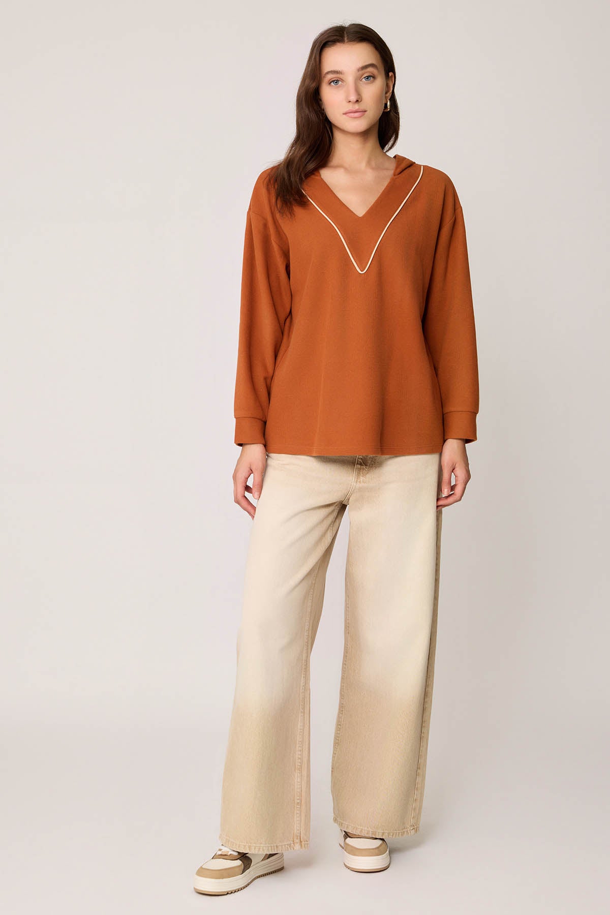 V COLLAR KNITTED SWEATSHIRT WITH HOODIES