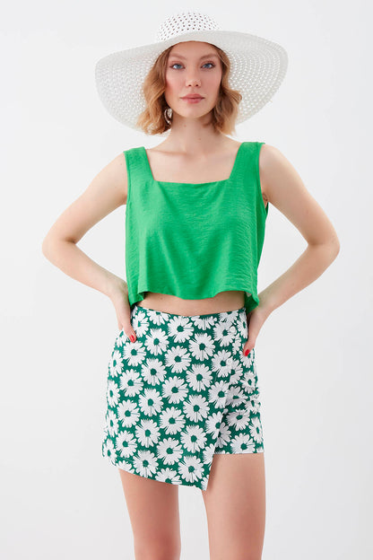 SQUARE COLLAR SLEEVELESS CROP BLOUSE