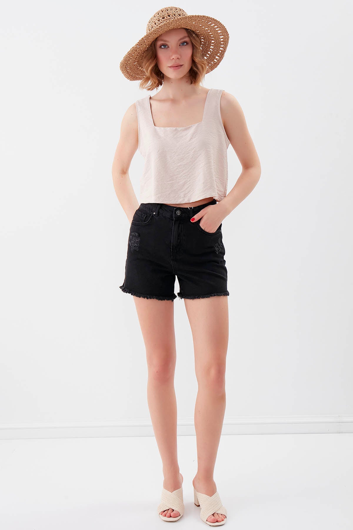 SQUARE COLLAR SLEEVELESS CROP BLOUSE