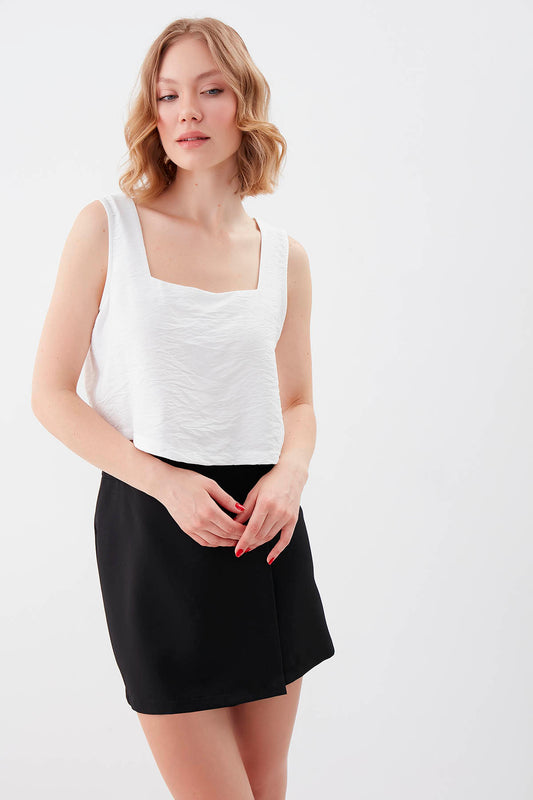 SQUARE COLLAR SLEEVELESS CROP BLOUSE