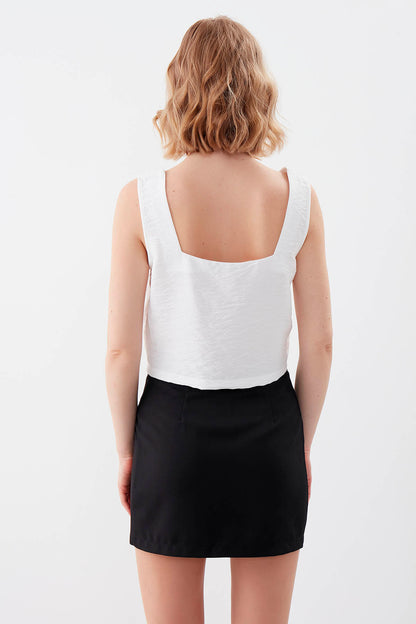SQUARE COLLAR SLEEVELESS CROP BLOUSE