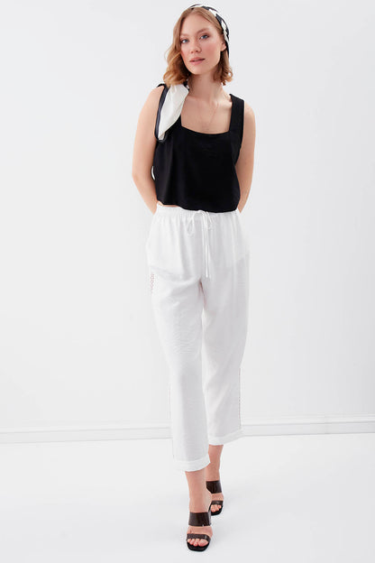 SQUARE COLLAR SLEEVELESS CROP BLOUSE