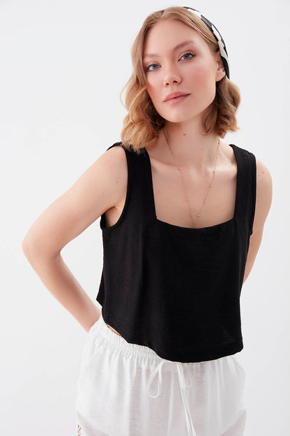 SQUARE COLLAR SLEEVELESS CROP BLOUSE
