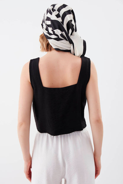 SQUARE COLLAR SLEEVELESS CROP BLOUSE