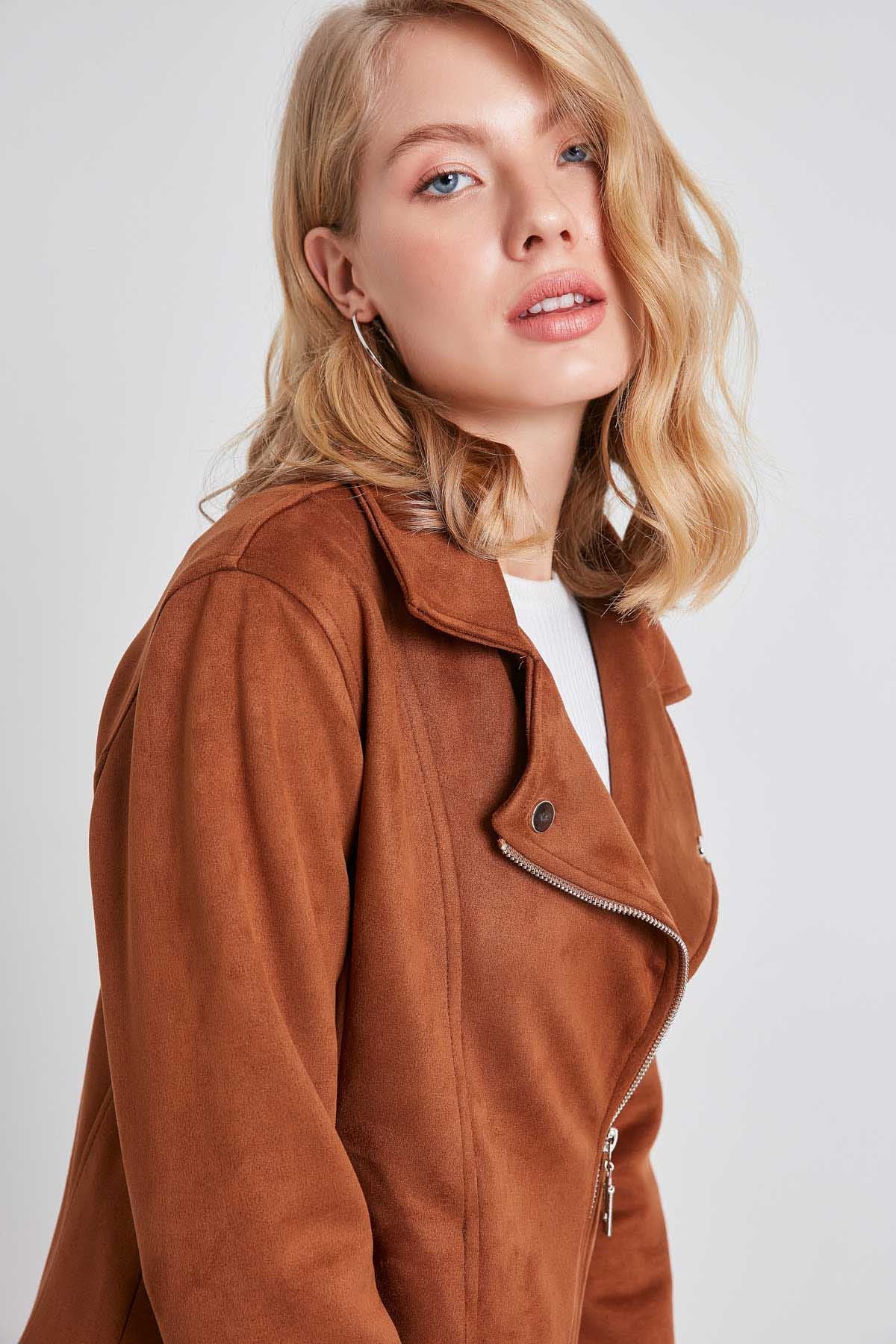 BUTTERFLY COLLAR ARTIFICIAL SUEDE BIKER JACKET