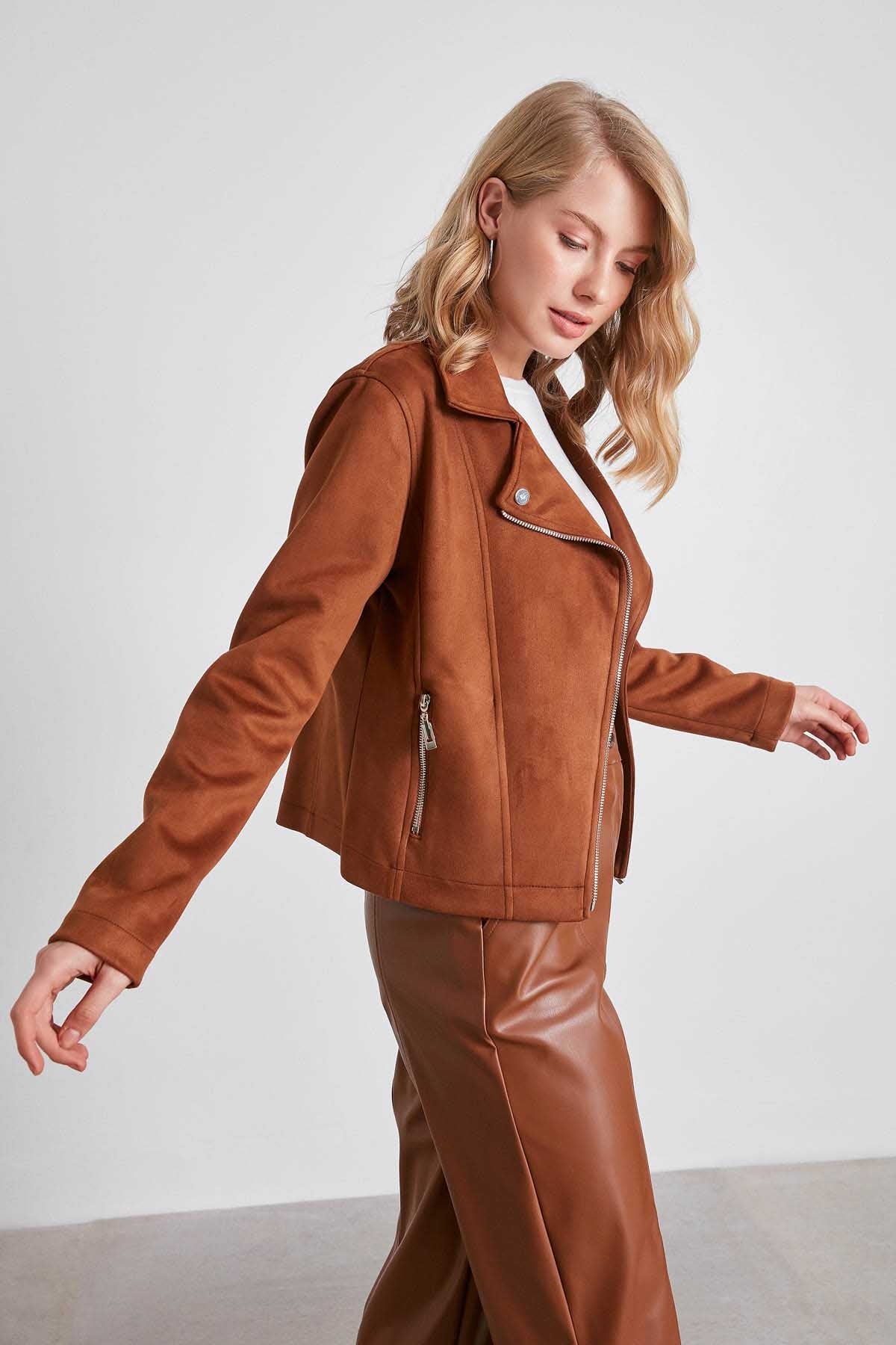 BUTTERFLY COLLAR ARTIFICIAL SUEDE BIKER JACKET