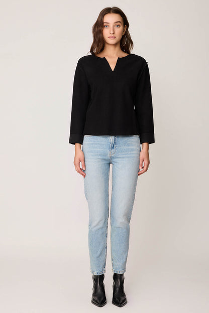 CUT V-COLLAR REVERSE-STITCH BLOUSE