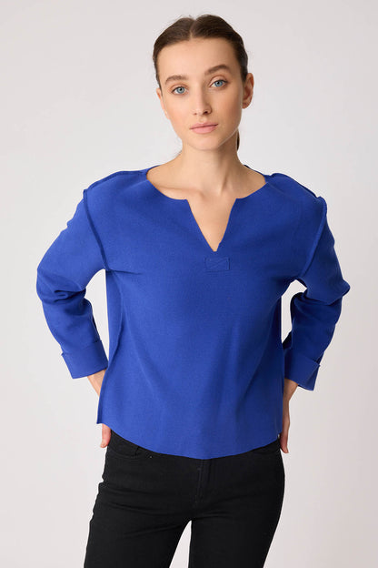 CUT V-COLLAR REVERSE-STITCH BLOUSE