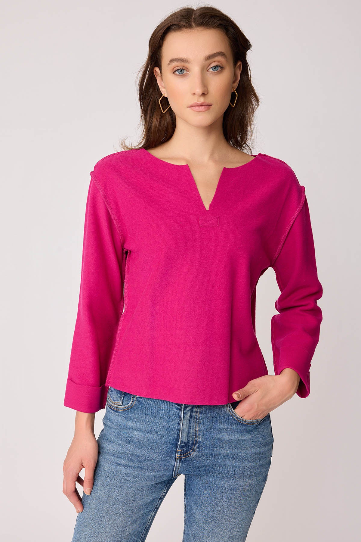 CUT V-COLLAR REVERSE-STITCH BLOUSE