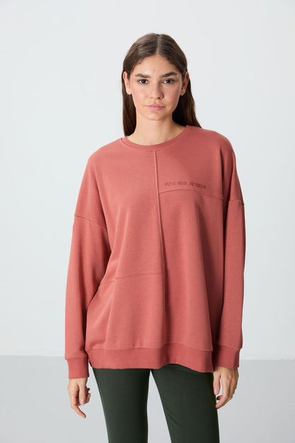 Compact Cotton Thick Smooth Textured O Collar Oversize Fit Women's Sweatshirt - 97288