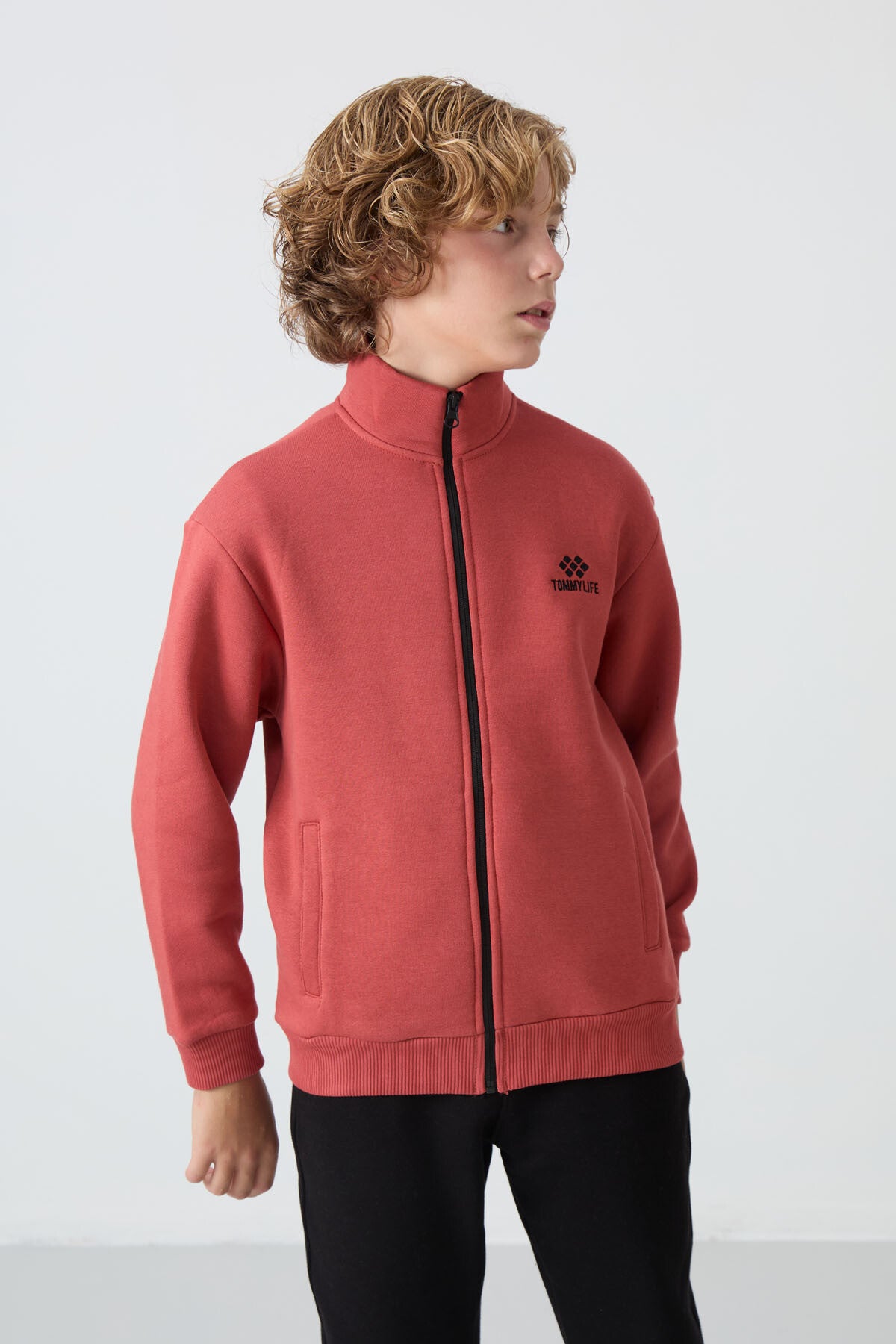 Black Cotton Thick Fleece-Lined Soft Textured Standard Fit Embroidered Boys' Tracksuit Set - 11256