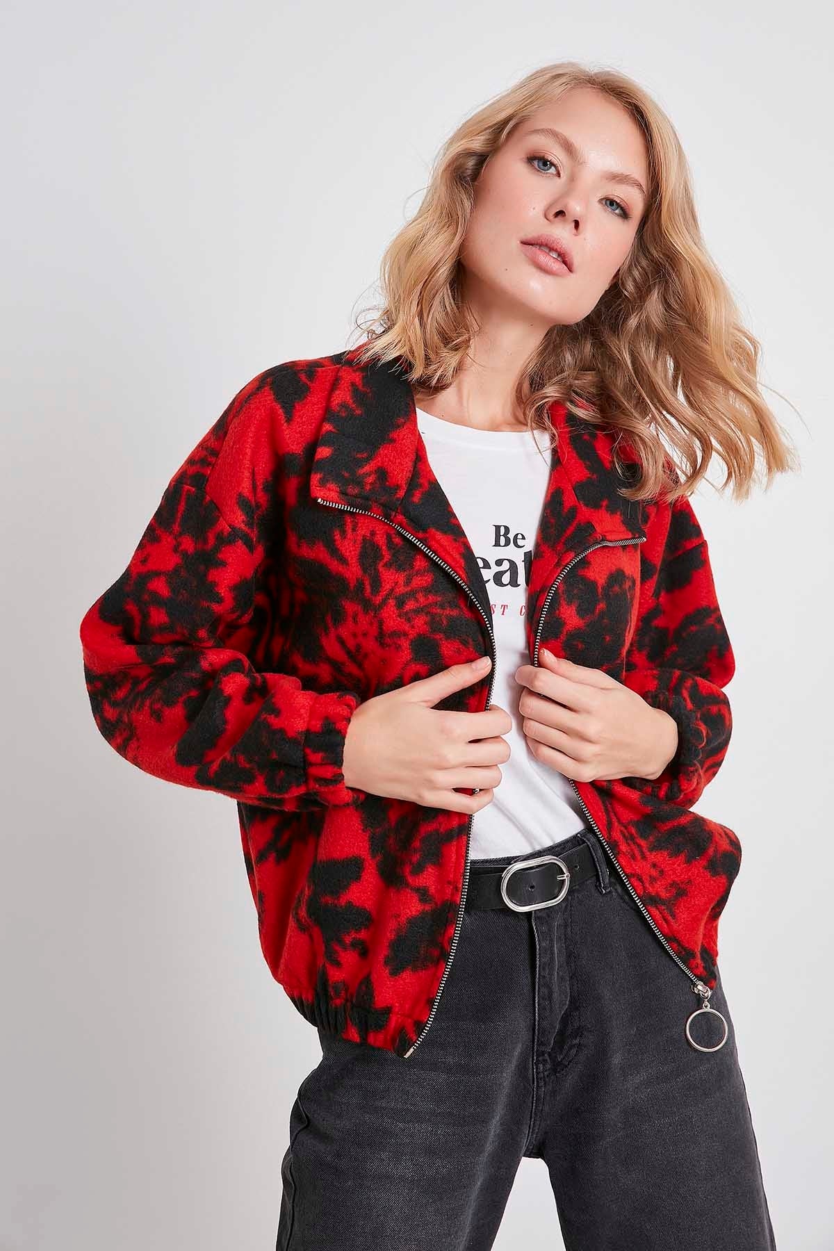 POLAR SWEAT WITH RED PATTERN