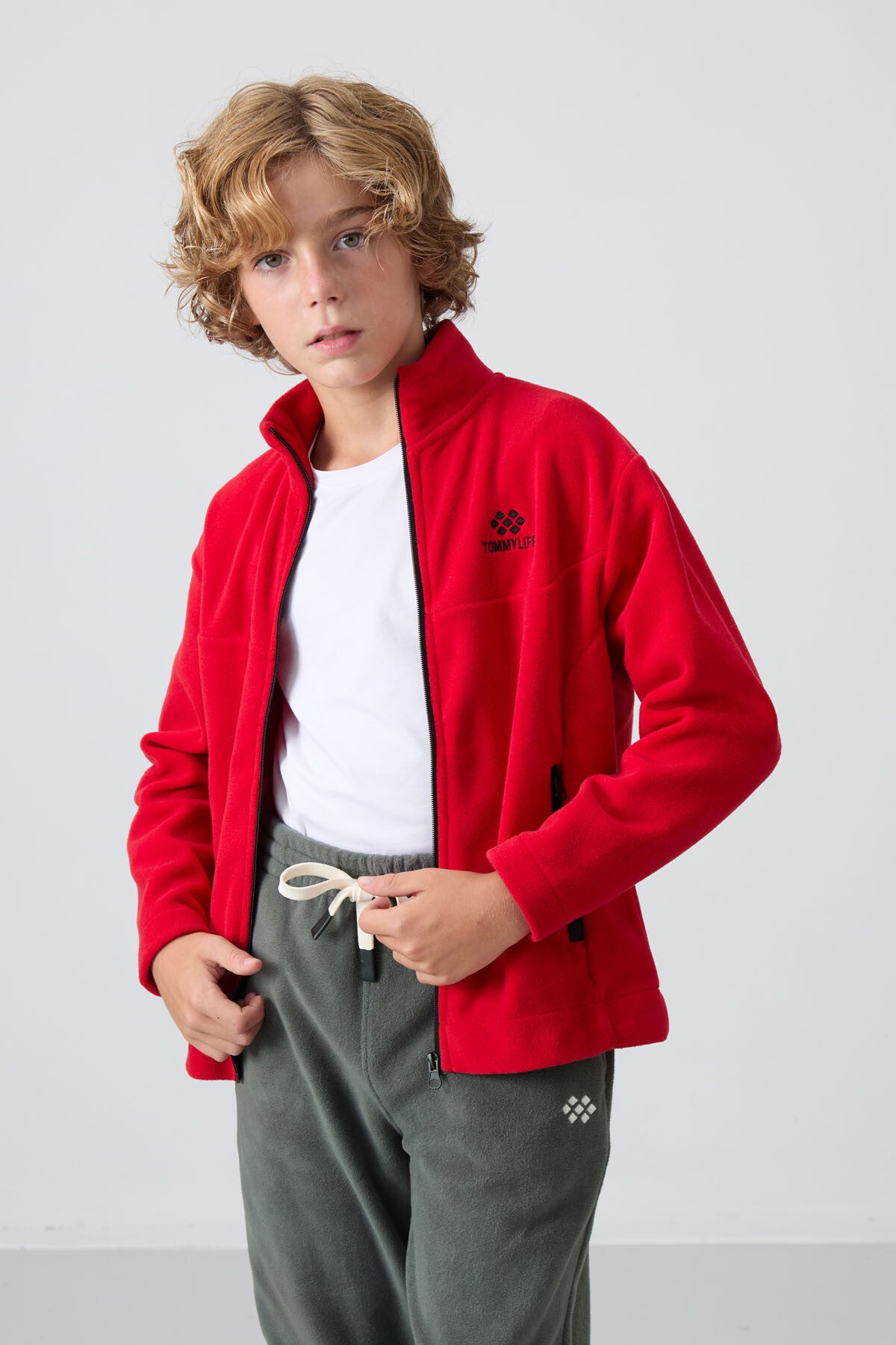 Red Thick Soft Textured Standard Fit Embroidered Fleece Boys' Sweatshirt - 11223