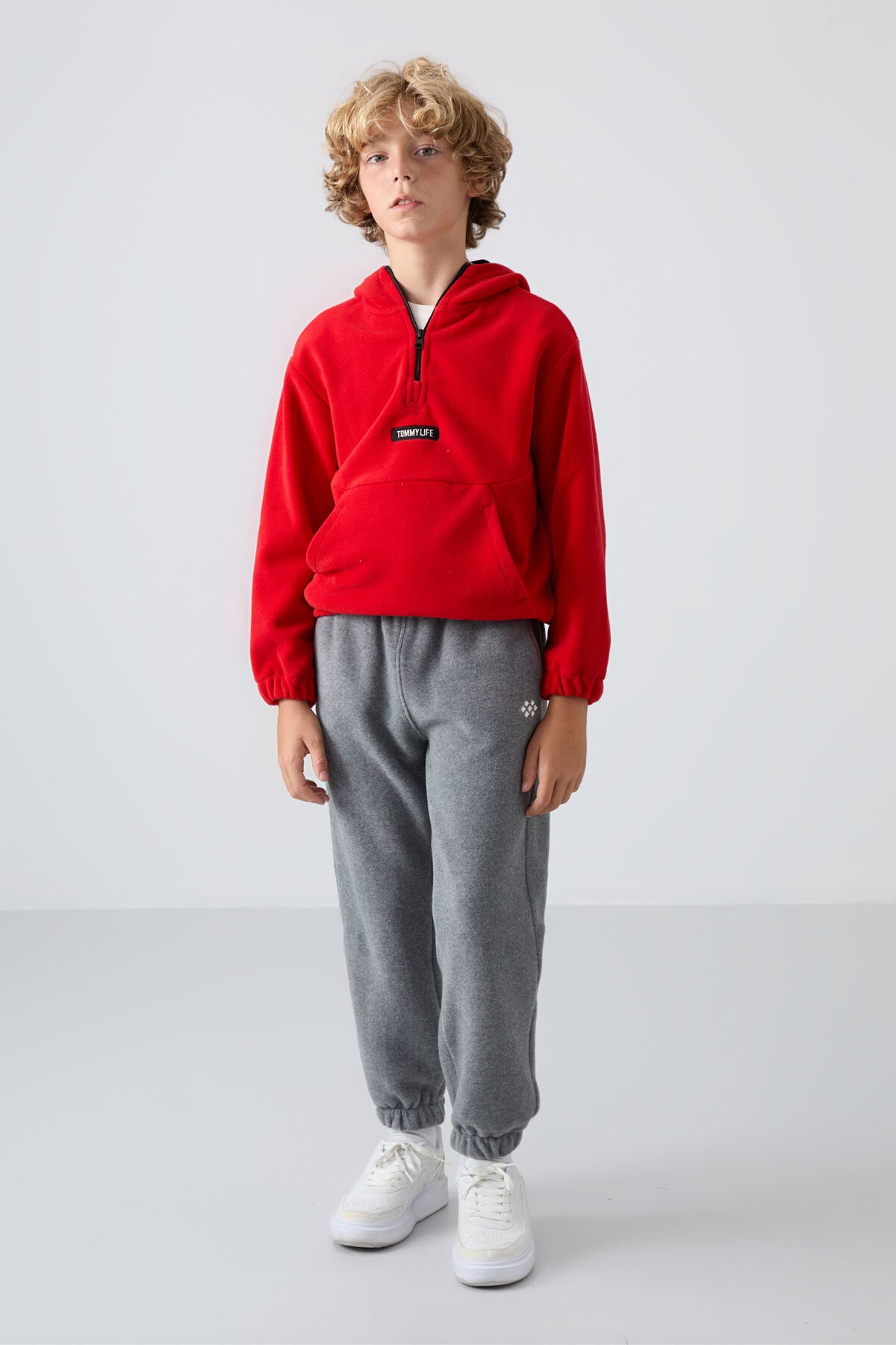 Red Thick Soft Textured Standard Fit Embroidered Fleece Boys' Sweatshirt - 11230