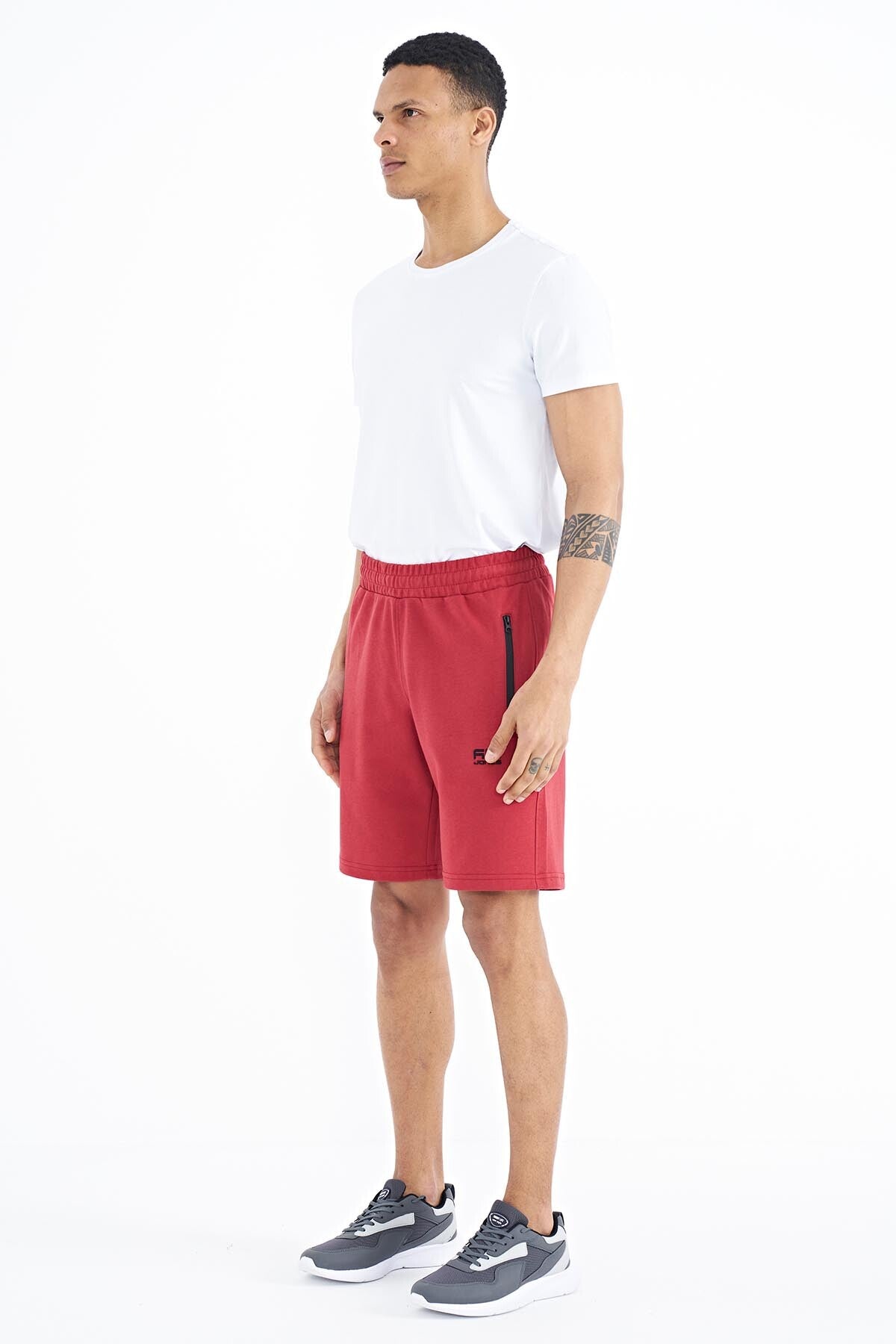 Ryan Red Pocketed Standard Fit Men's Shorts - 81239