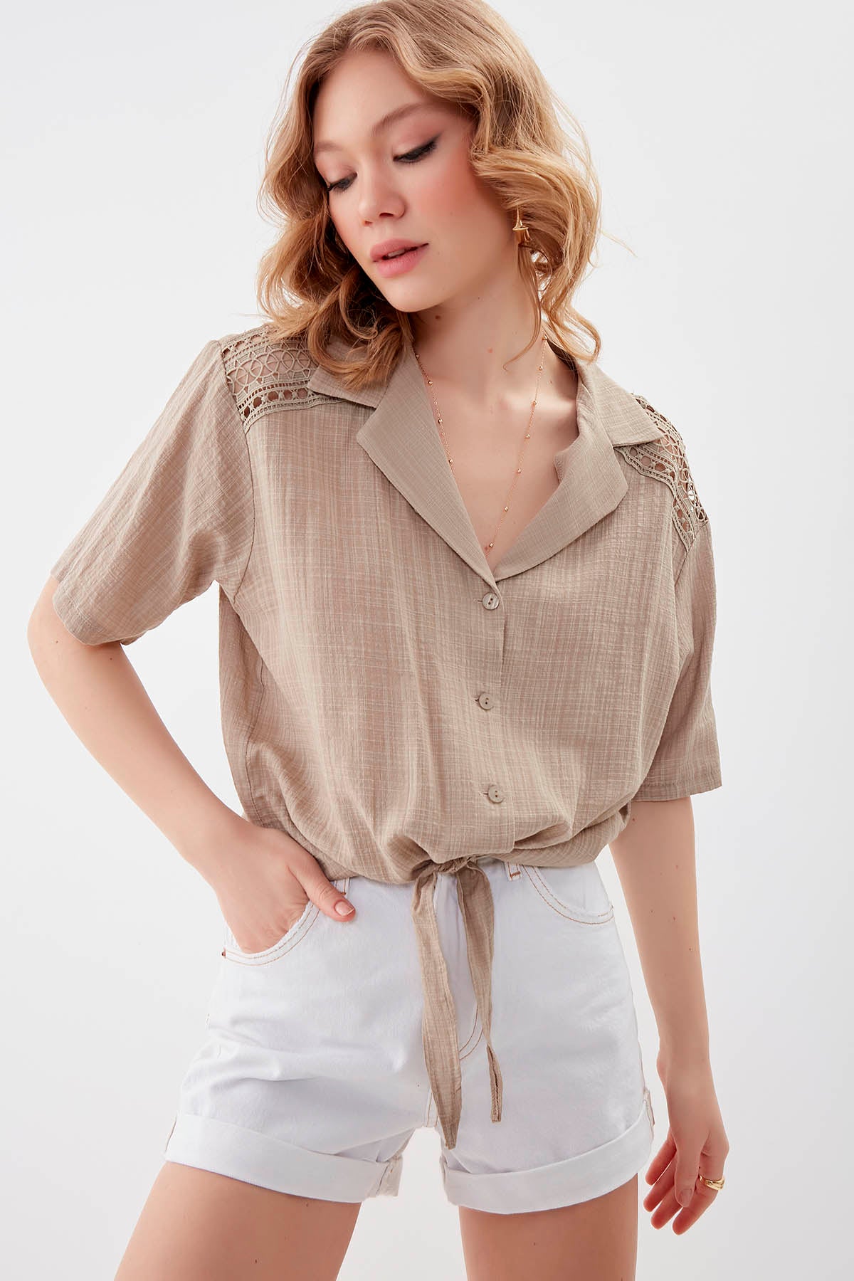 SHIRT WITH SHORT SLEEVE BINDING