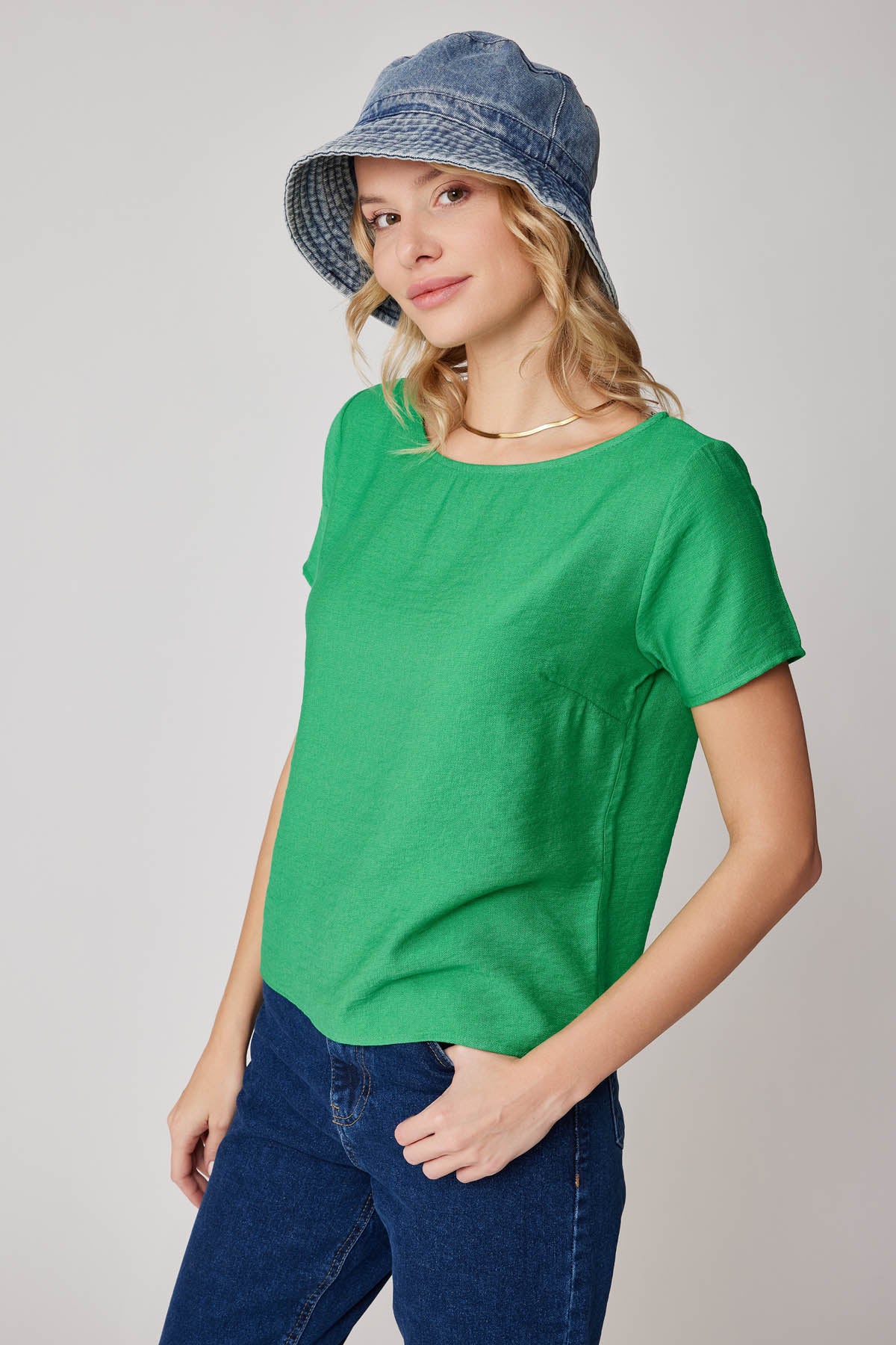 CROP BLOUSE WITH SHORT SLEEVES