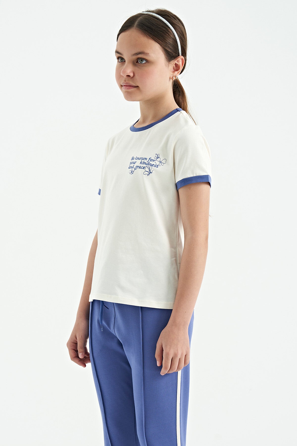 Ecru Minimal Print O Neck Comfort Fit Short Sleeve Girls' T-Shirt - 75110